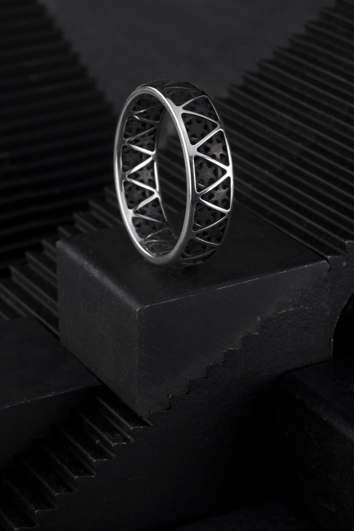 Cage Ring